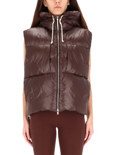 Coutr.com Jil Sander Hooded Quilted Gilet In Burgundy