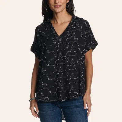 Cowgirl Hardwar E Women's Black Skull Print V-neck Top