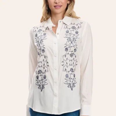 Cowgirl Hardware Women's White Skull & Roses Print Pearl Snap Long Sleeve Shirt