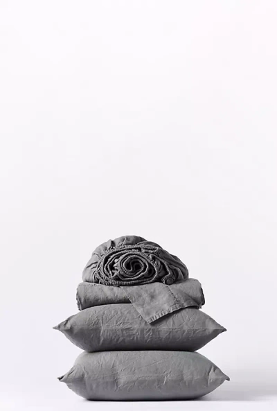 Coyuchi Organic Relaxed Linen Sheet Set In Gray