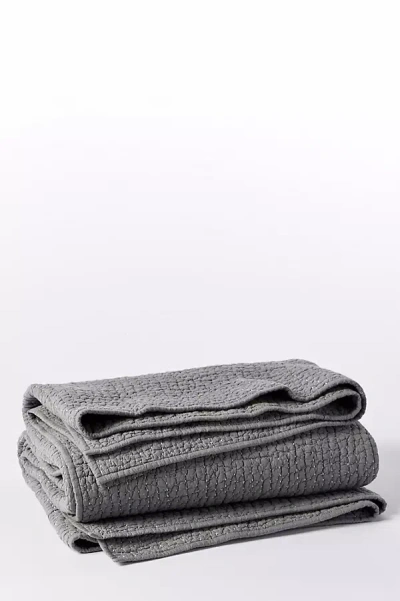Coyuchi Pebbled Handstitched Organic Quilt In Gray