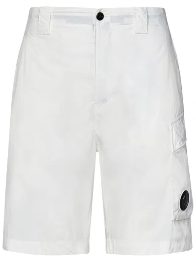 C.p. Company Flatt Cargo Shorts In Bianco