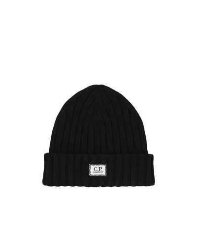 C.P. COMPANY RIBBED LOGO-PATCH BEANIE