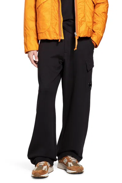 C.p. Company Diagonal Cargo Fleece Lens Sweatpants In Black
