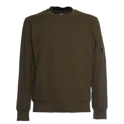 C.p. Company Diagonal Raised Fleece Crew Neck Lens Sweatshirt In Ivy Green