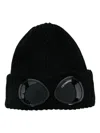 C.p. Company Goggles-detail Ribbed Beanie In Schwarz