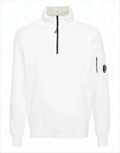 C.P. COMPANY HALF-ZIP WHITE TURTLENECK WITH RIBBED DETAILS AND SIGNATURE PATCH