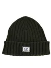 C.p. Company Ribbed Logo-plaque Beanie In Verde Scuro