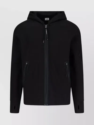 C.P. COMPANY LENS DETAIL ARM POCKET HOODED SWEATSHIRT
