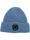 C.p. Company Lens-detail Ribbed Wool Beanie In 蓝色