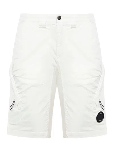 C.p. Company Lens Detailed Straight Hem Shorts In White
