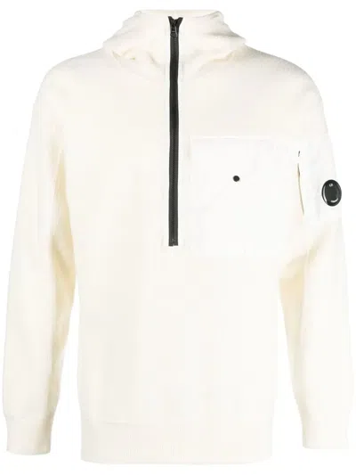 C.p. Company Lens Half-zip Sweatshirt In 白色