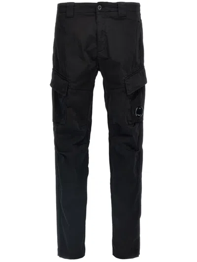 C.p. Company Logo-patch Cargo Trousers In Schwarz