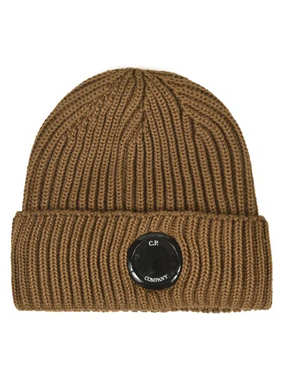 C.P. COMPANY LOGO RIBBED BEANIE