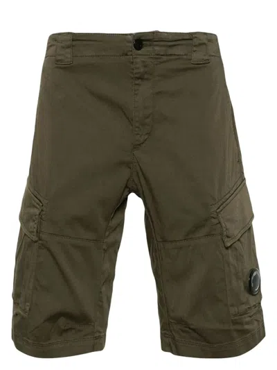C.P. COMPANY MEN'S LENS DETAIL CARGO SHORTS