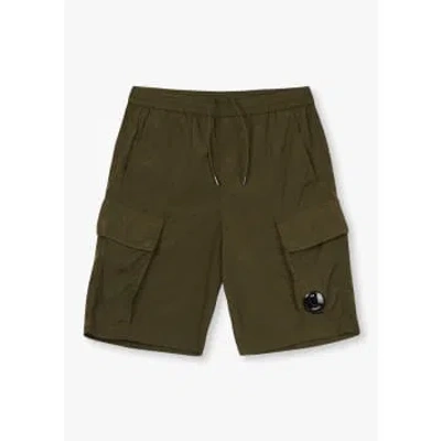 C.p. Company Mens Chrome-r Cargo Shorts In Ivy Green