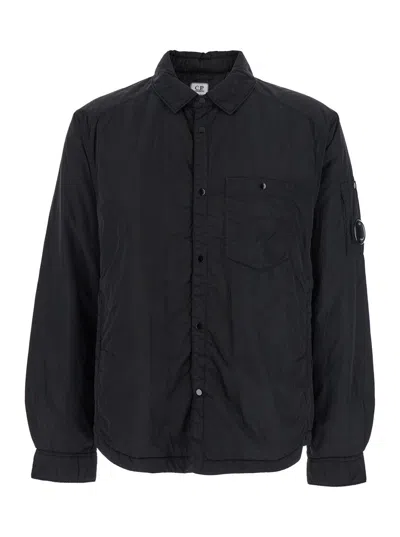 C.P. COMPANY C.P. COMPANY MEN BLACK JACKET WITH CLASSIC COLLAR AND LOGO PLAQUE ON THE SLEEVE IN TECH FABRIC MAN