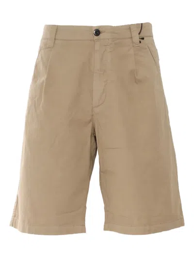 C.P. COMPANY PLEATED POCKET SHORTS