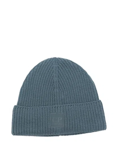 C.p. Company Ribbed Logo Beanie In Blue