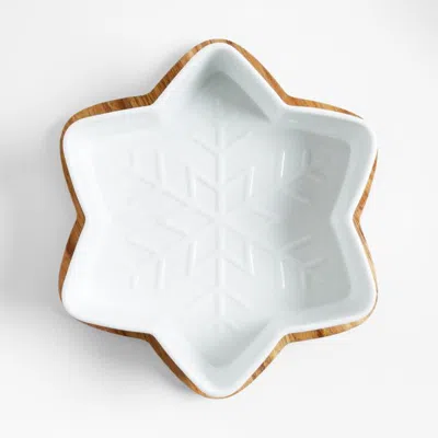 Crate & Barrel Snowflake Oven-to-table Casserole Dish With Wood Trivet In White