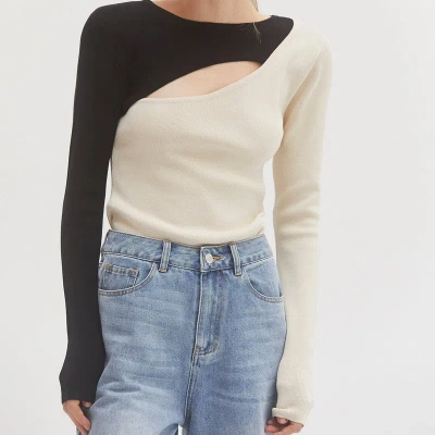 Crescent Carly Knit Top In Black