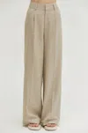 Crescent Pleat Front Trouser In Oatmeal In White