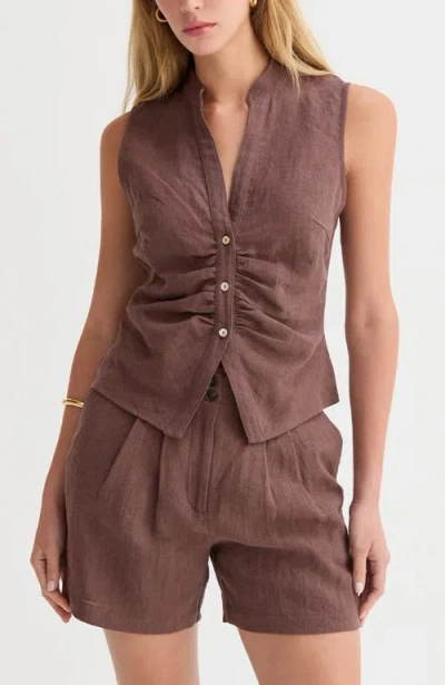 Crescent Pleated Linen Shorts In Brown