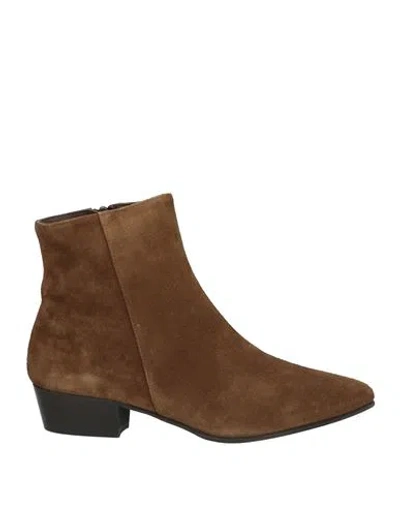 Cristina Millotti Woman Ankle Boots Brown Size 6 Leather
