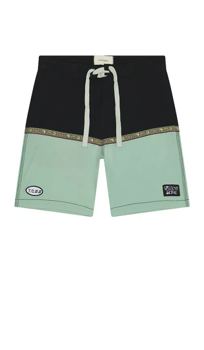 Critical Slide Monolith 18 Boardshort In Black