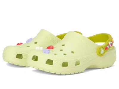 Crocs Classic Clogs With Jibbitz Shoe Charms (little Kid/big Kid) Kids Shoes Frothy Green : 6 Big Kid M In Yellow