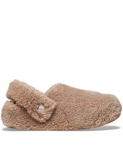 Crocs Classic Cozzzy Slipper In Mushroom