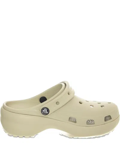 Crocs Contoured Platform Clog Sandals In Green