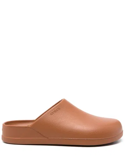 CROCS DYLAN TEXTURED CLOGS