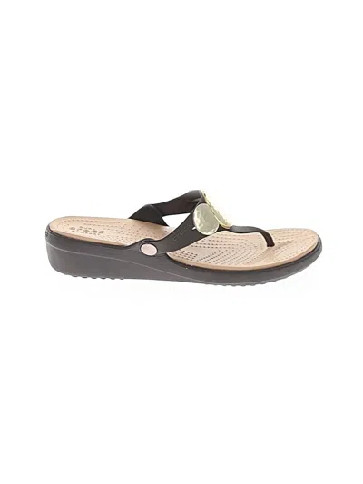 Pre-owned Crocs Flip Flops In Tan