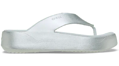 Crocs Getaway Platform Metallic Flip In Silver