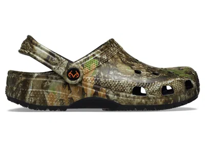 Pre-owned Crocs Men's  Classic Clog Realtree Apx Camo Sneakers In Multi