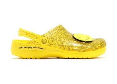 Pre-owned Crocs Men's  Classic Clog Smiley Sneakers In Translucent/yellow