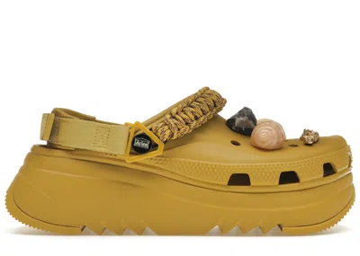 Pre-owned Crocs Men's  Classic Hiker Xscape Clog Aries Sneakers In Desert Grass