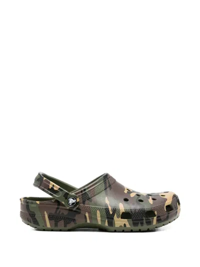 Crocs 클래식 카무플라주 클로그 In Multi