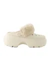 Crocs Round-headed Slippers In Nude