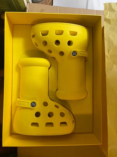 Pre-owned Crocs X Mschf Big Yellow Boots