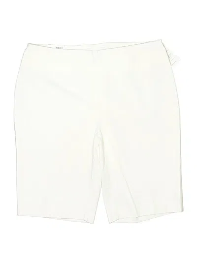 Crown & Ivy Shorts In White