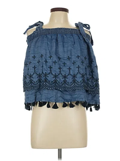 Crown & Ivy Sleeveless Blouse In Blue