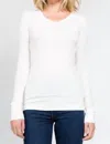 Crown Jewel Luxx V-neck Tee In Pearl