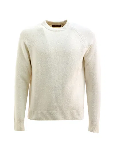 Cruna Crew-neck Sweater In White