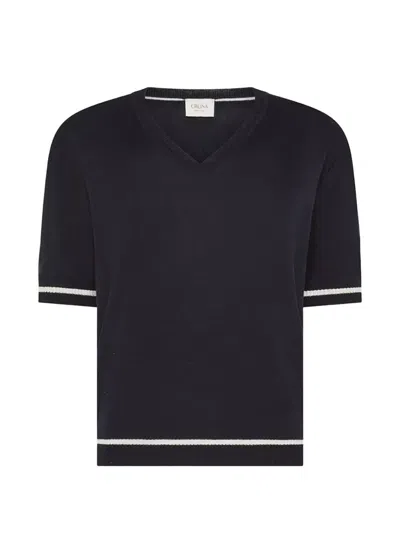 Cruna Dark Cropped V-neck Contrasting Stripe T-shirt In Black