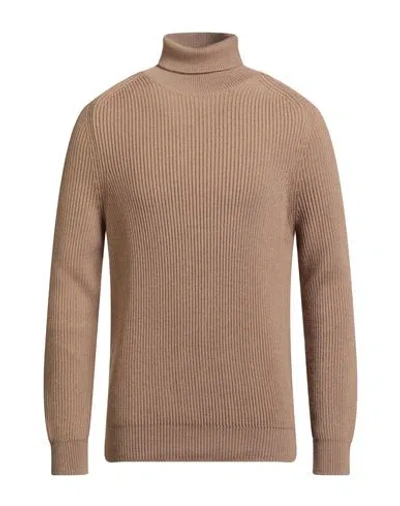 Cruna Man Turtleneck Camel Size 44 Virgin Wool In Sand