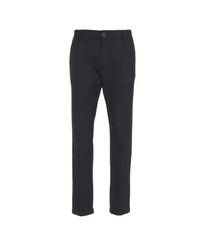 CRUNA PLEATED TROUSERS WITH TAILORED CUT AND STRUCTURED FINISH