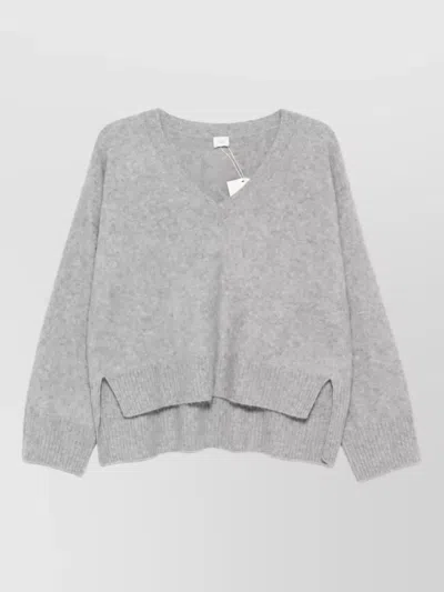 Ct Plage Ribbed Wool V-neck Jumper In Gray