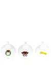Cu I Seeyou Christmas 3d-detailing Glass Baubles (set Of Three) In Set 3 Palline Christmas In Vetro Borosilicato Con Decoro Natalizio Misure Ø 8 Cm H 8 Cm